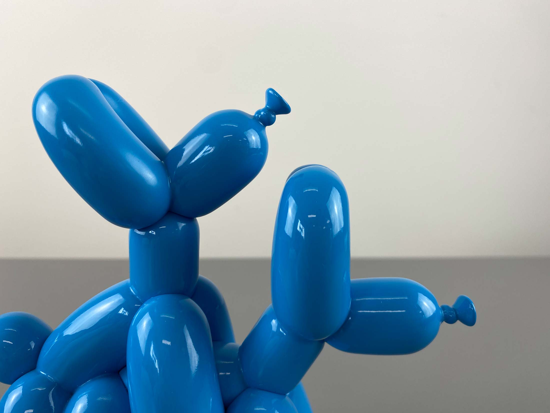 Humpek Mini Balloon Dog Sculpture (Blue), 2021 Enlarged